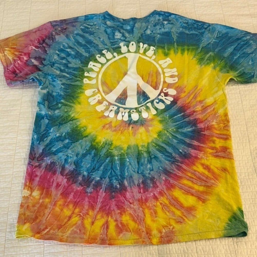 Gildan Large Creamsticks Tie-Dye Madsen Donuts
